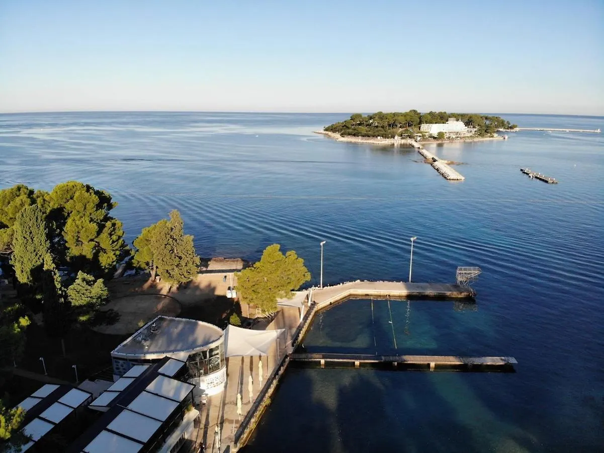 Apartments Kadum Porec Center Near The Beach 3*,