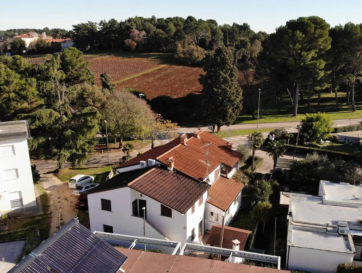 Apartments Kadum Porec Center Near The Beach 3*,