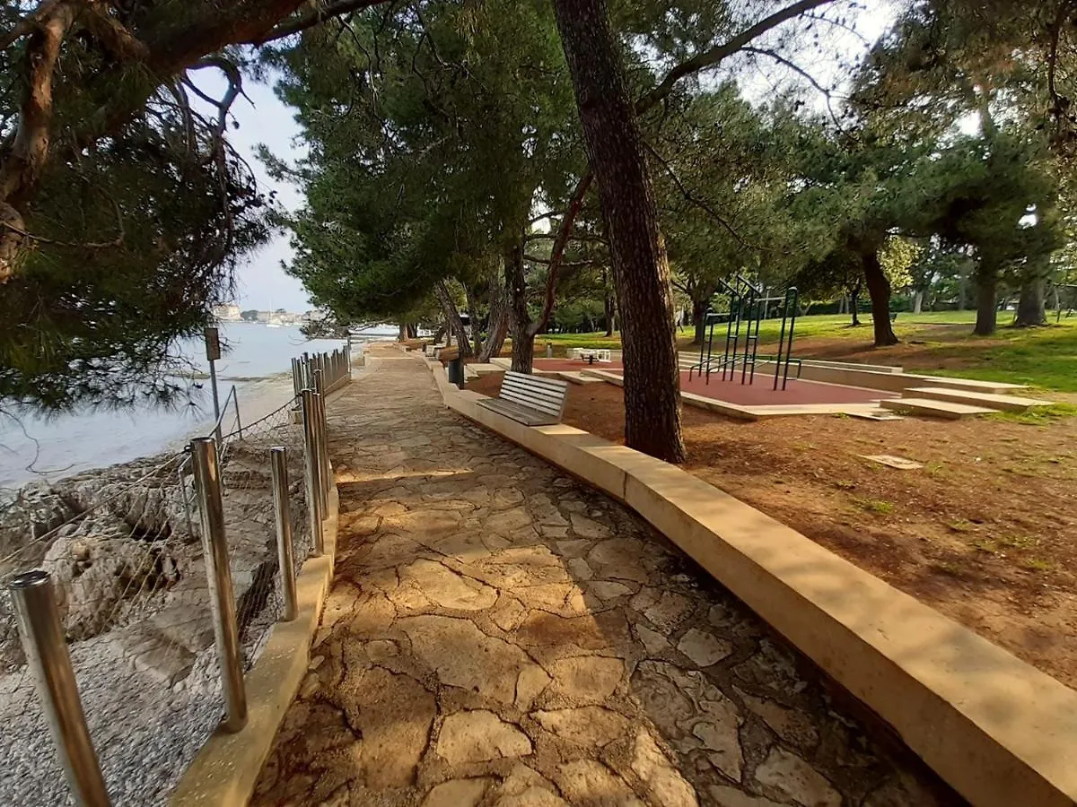 Apartments Kadum Porec Center Near The Beach 3*,