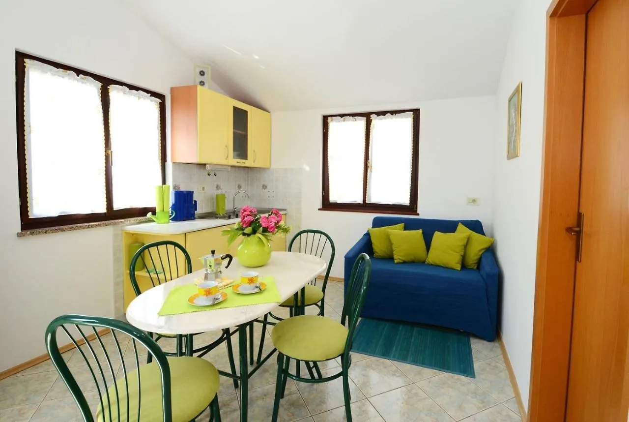 *** Guest house Apartments Kadum Porec Center Near The Beach Croatia