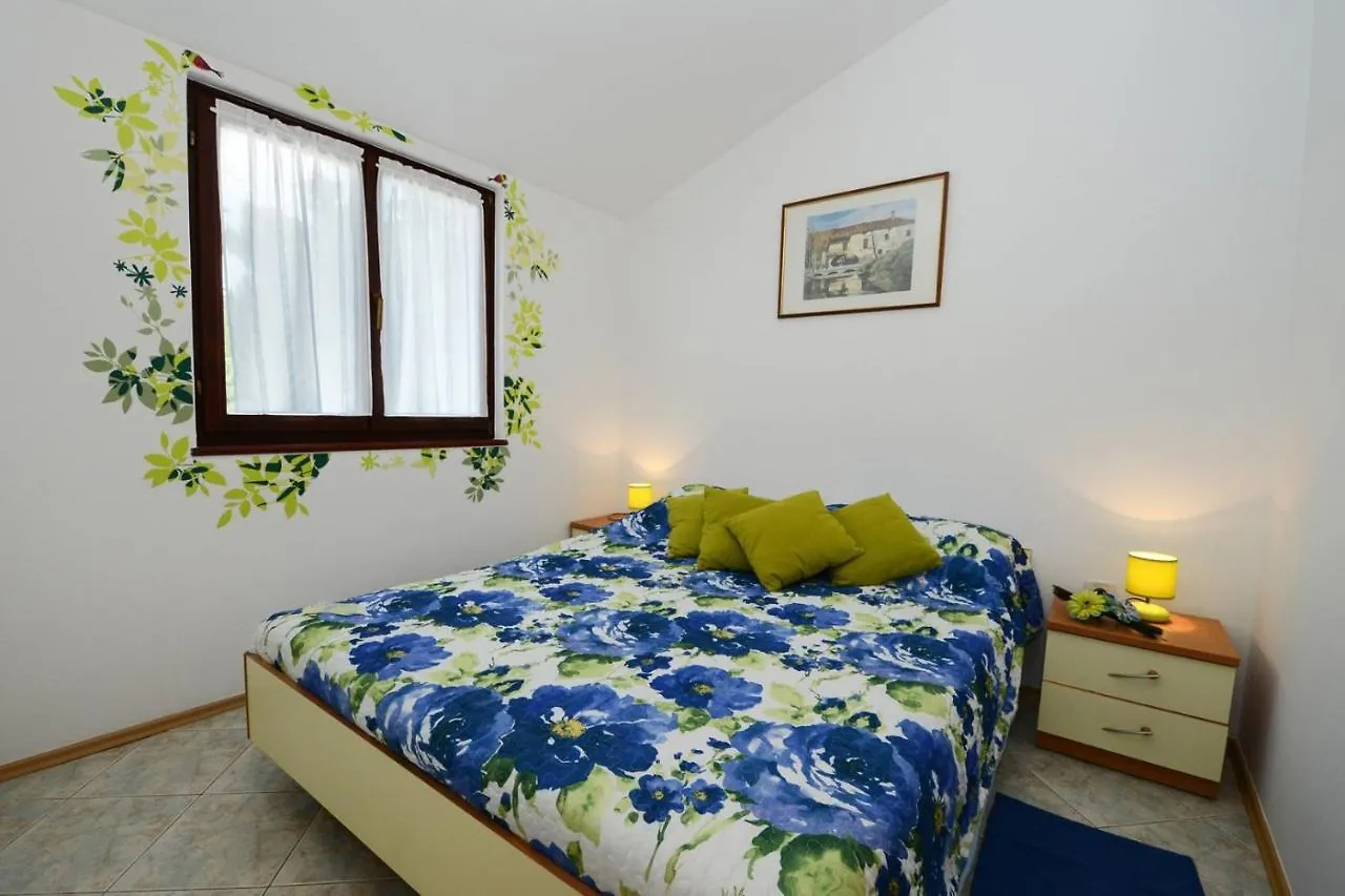 Apartments Kadum Porec Center Near The Beach 3*,