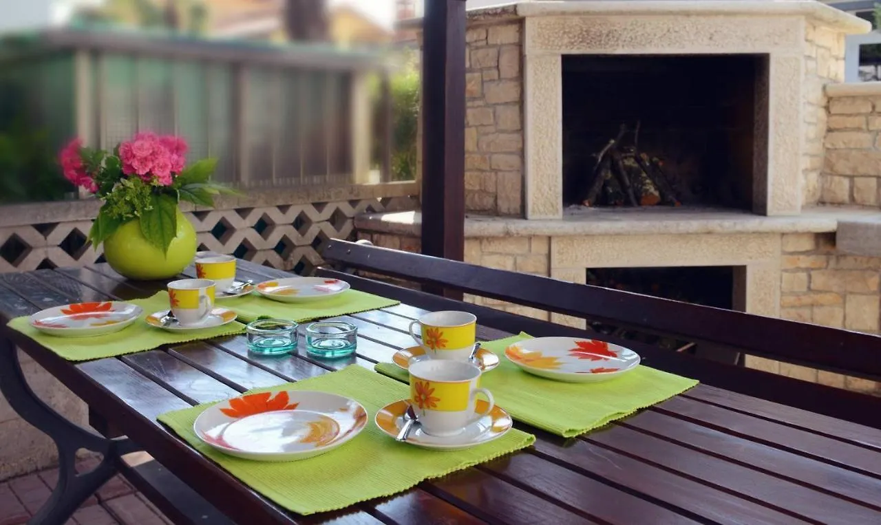 Guest house Apartments Kadum Porec Center Near The Beach