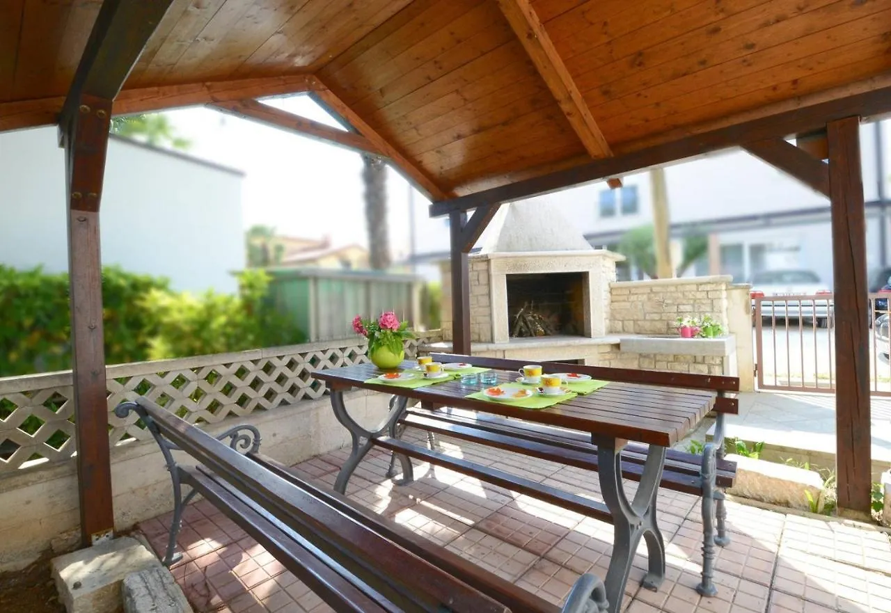 Guest house Apartments Kadum Porec Center Near The Beach